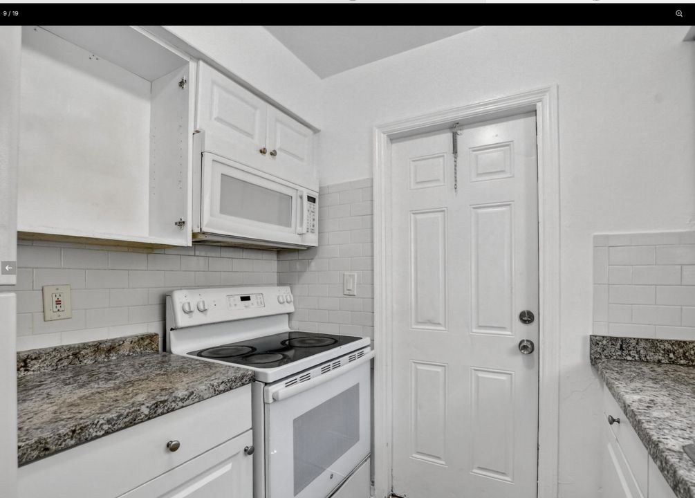 Activo con contrato: $2,100 (3 camas, 1 baños, 1010 Pies cuadrados)