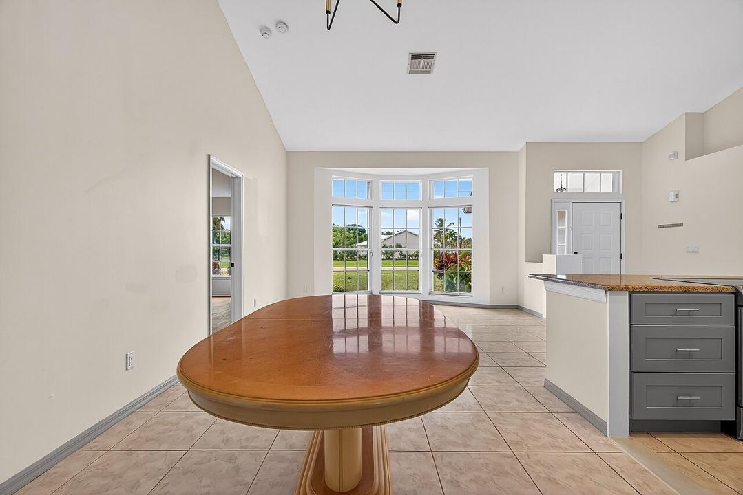 For Sale: $485,000 (3 beds, 2 baths, 1699 Square Feet)