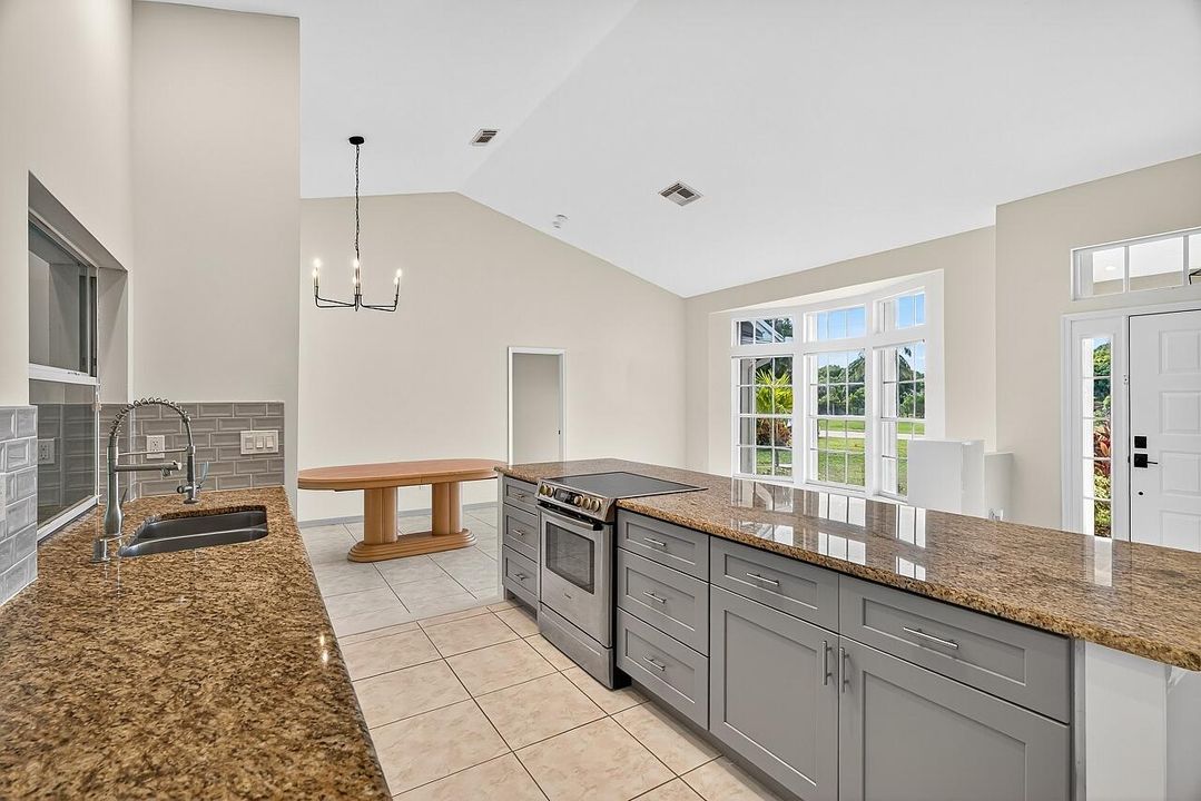 For Sale: $485,000 (3 beds, 2 baths, 1699 Square Feet)