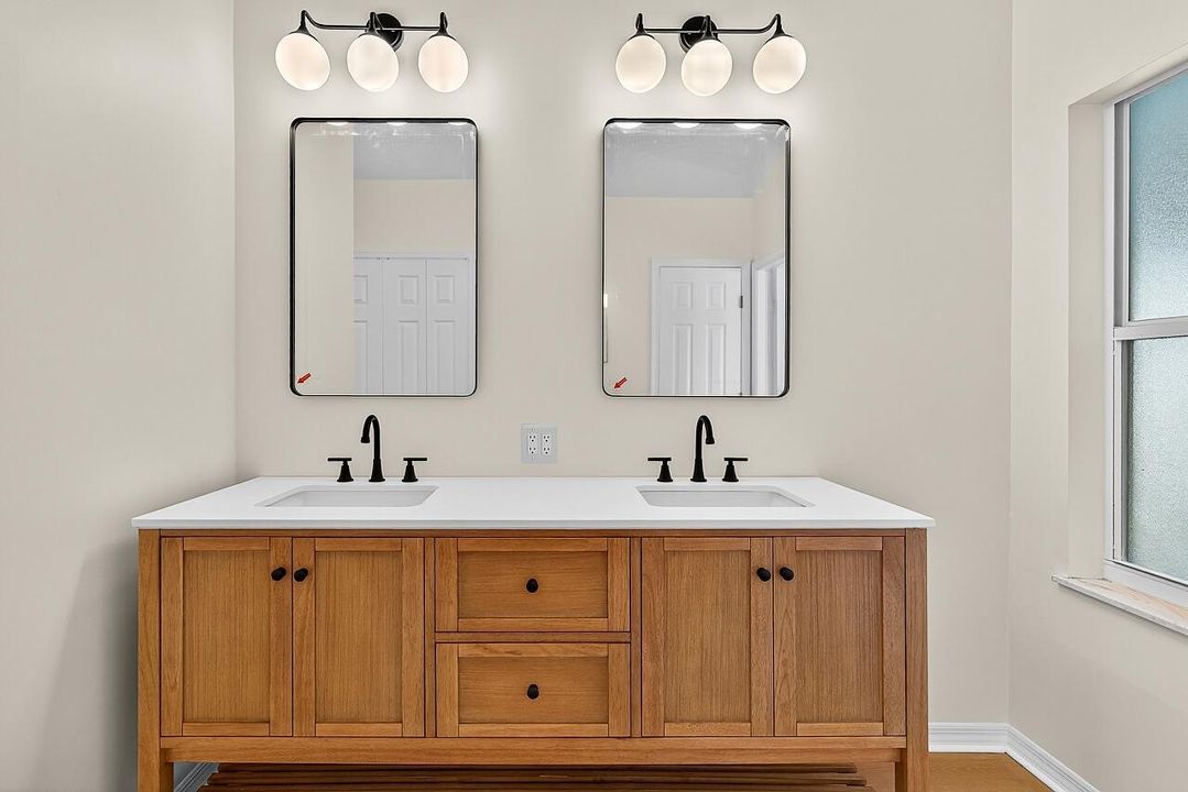 For Sale: $485,000 (3 beds, 2 baths, 1699 Square Feet)