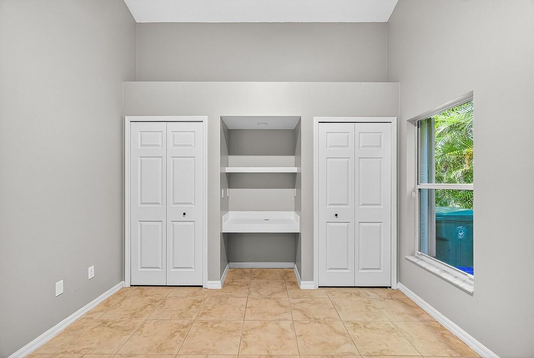 For Sale: $485,000 (3 beds, 2 baths, 1699 Square Feet)