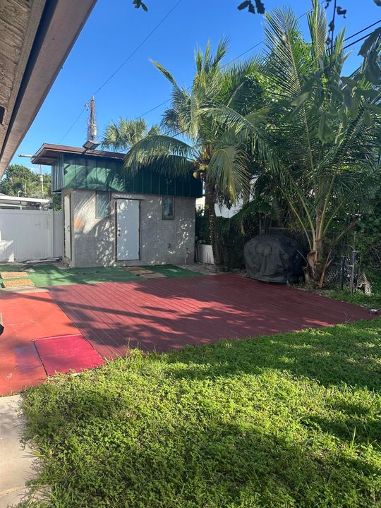 Activo con contrato: $2,950 (3 camas, 2 baños, 1196 Pies cuadrados)