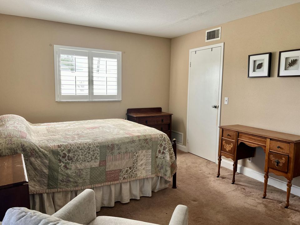 На продажу: $60,000 (1 спален, 1 ванн, 720 Квадратных фут)