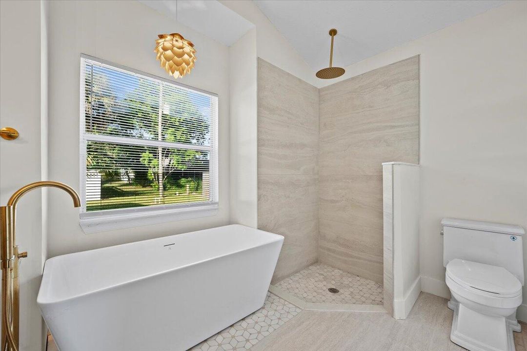 Под контрактом: $379,900 (3 спален, 2 ванн, 1277 Квадратных фут)