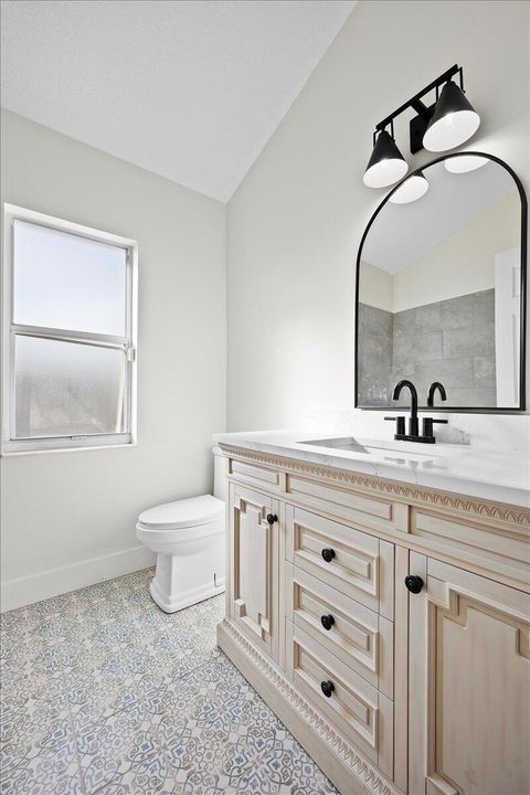 Под контрактом: $379,900 (3 спален, 2 ванн, 1277 Квадратных фут)