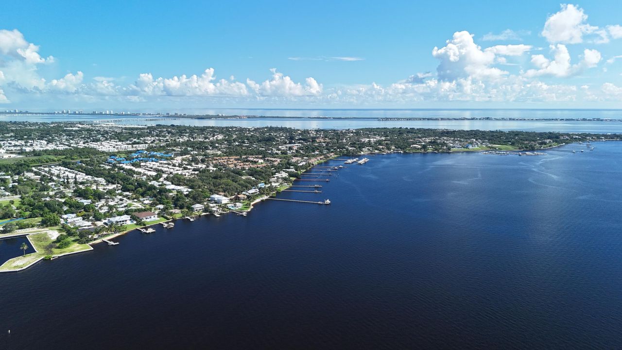 En Venta: $4,850,000 (4 camas, 4 baños, 3996 Pies cuadrados)