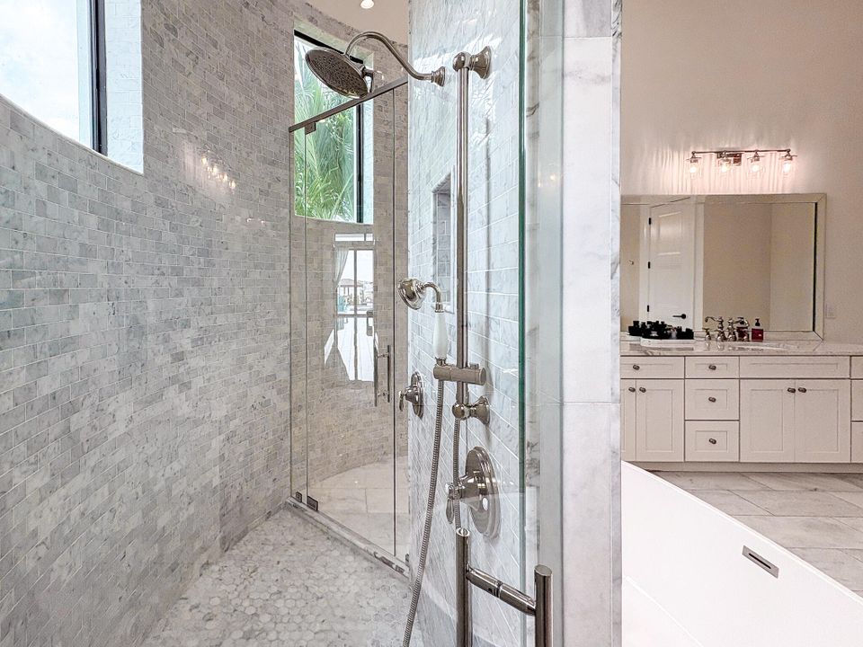 En Venta: $4,850,000 (4 camas, 4 baños, 3996 Pies cuadrados)