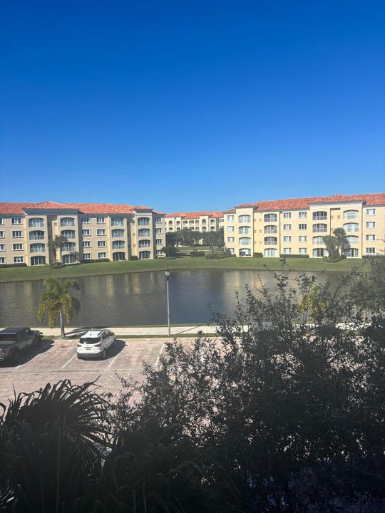 待售: $425,000 (2 贝兹, 2 浴室, 1989 平方英尺)