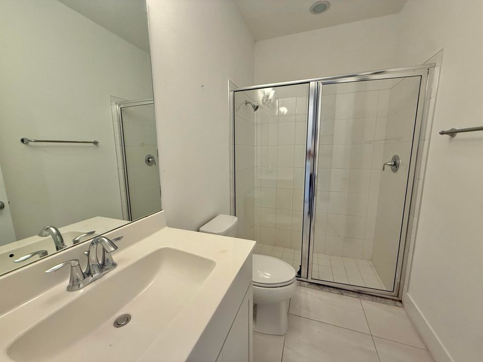 For Rent: $5,200 (4 beds, 3 baths, 2252 Square Feet)