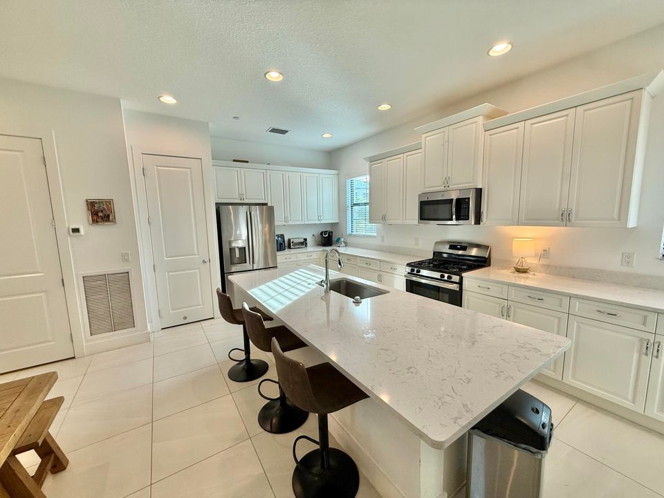 For Rent: $5,200 (4 beds, 3 baths, 2252 Square Feet)