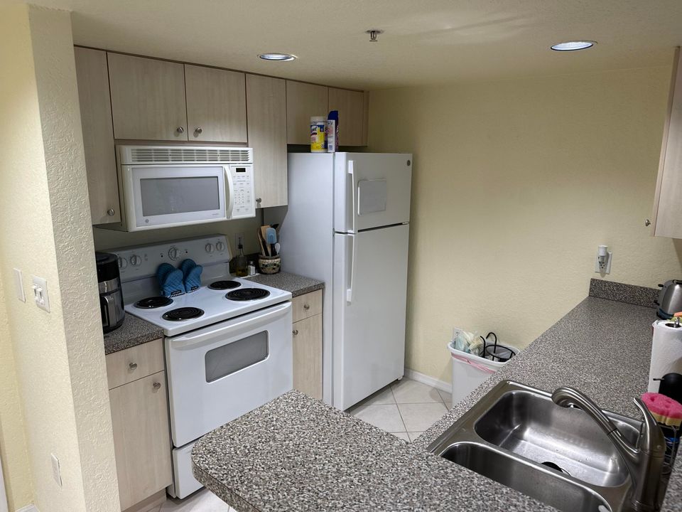 Recientemente alquilado: $1,950 (1 camas, 1 baños, 668 Pies cuadrados)