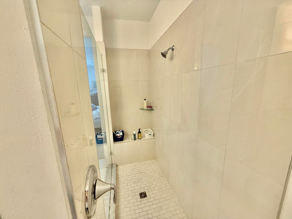 For Rent: $5,200 (4 beds, 3 baths, 2252 Square Feet)