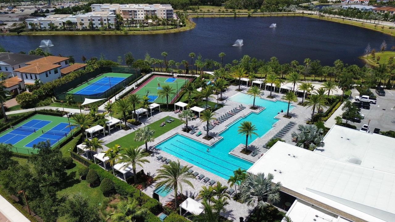 For Rent: $5,200 (4 beds, 3 baths, 2252 Square Feet)