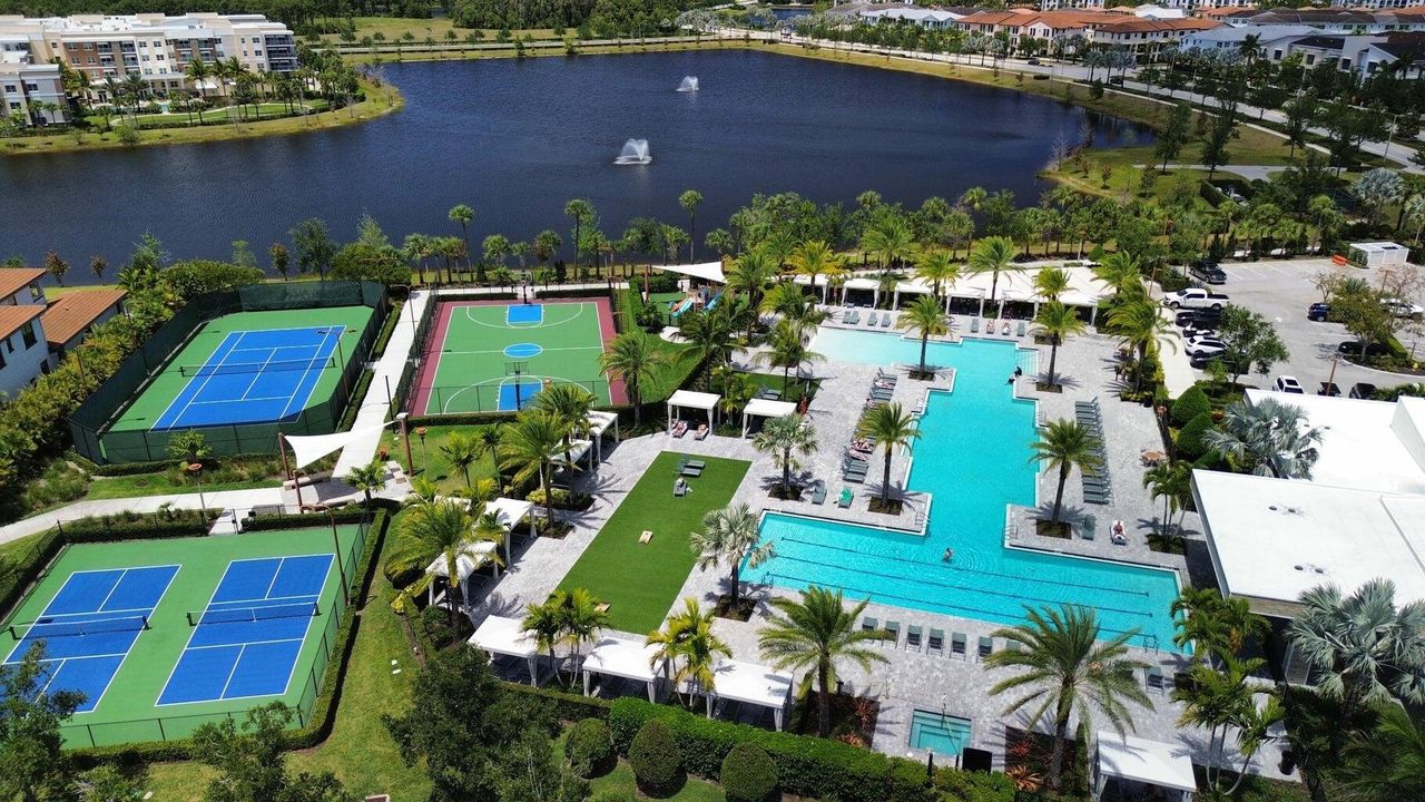 For Rent: $5,200 (4 beds, 3 baths, 2252 Square Feet)