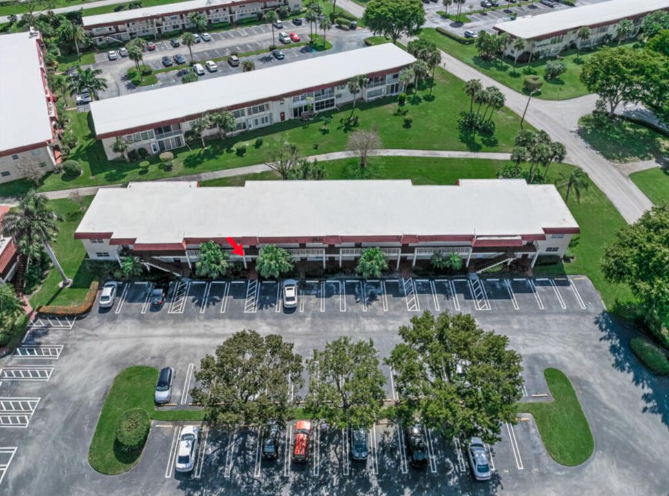 На продажу: $99,000 (2 спален, 2 ванн, 975 Квадратных фут)