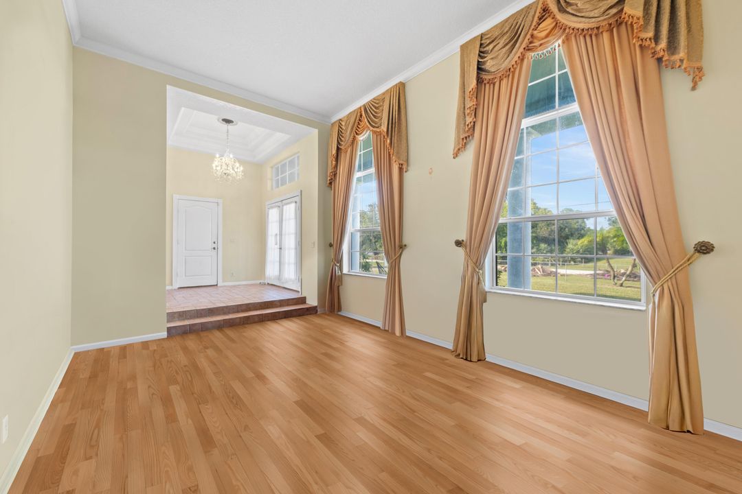 For Sale: $899,999 (5 beds, 3 baths, 3058 Square Feet)