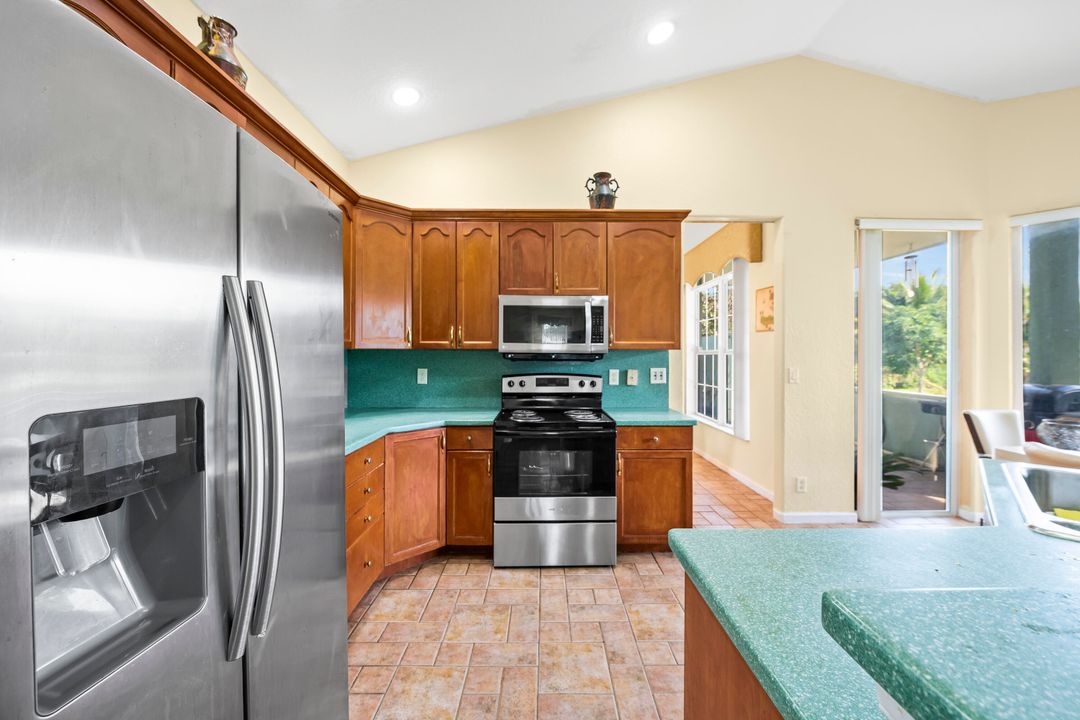 For Sale: $899,999 (5 beds, 3 baths, 3058 Square Feet)