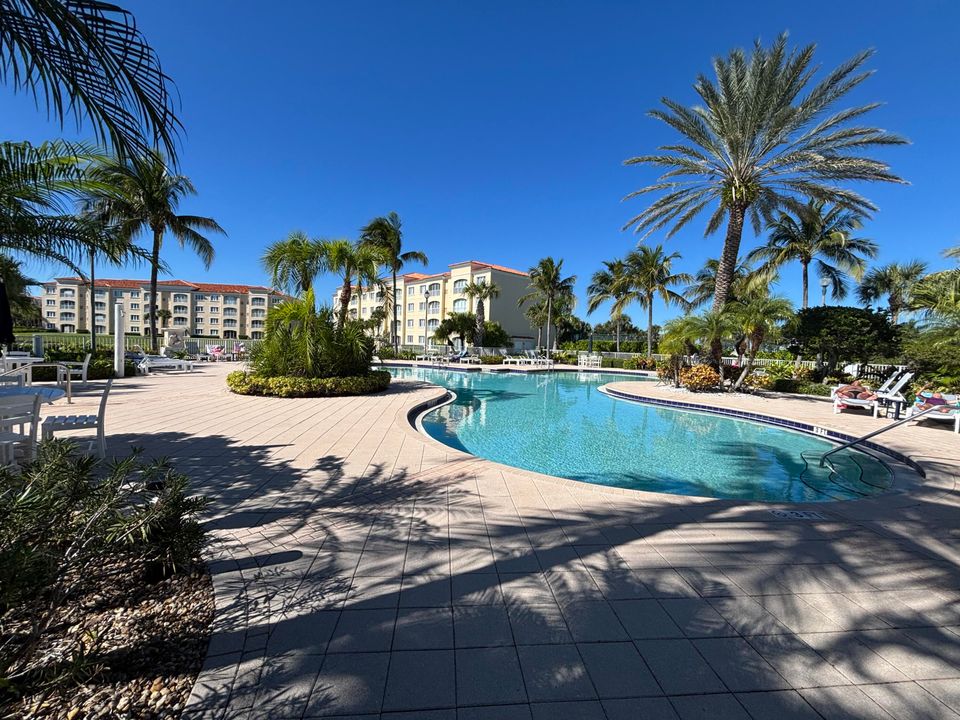 待售: $425,000 (2 贝兹, 2 浴室, 1989 平方英尺)