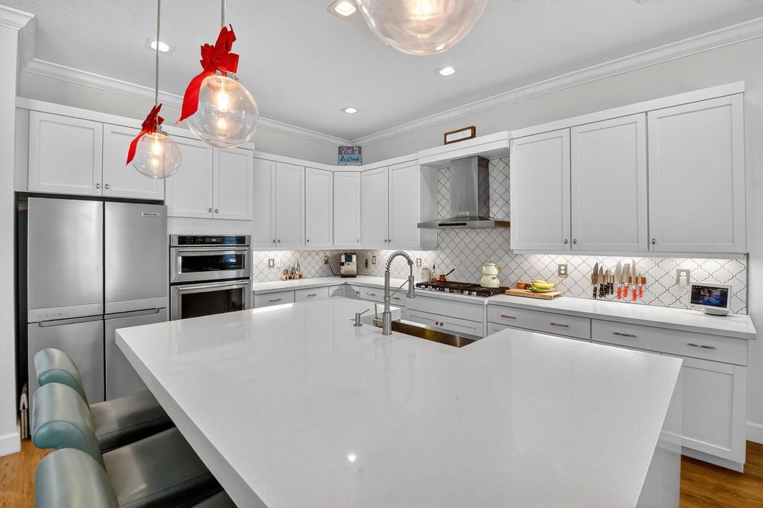 For Sale: $1,099,000 (4 beds, 4 baths, 3050 Square Feet)