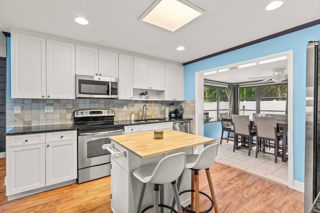 出租: $5,500 (3 贝兹, 2 浴室, 1551 平方英尺)