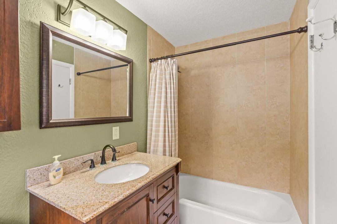 出租: $5,500 (3 贝兹, 2 浴室, 1551 平方英尺)