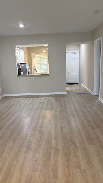 待售: $425,000 (2 贝兹, 2 浴室, 1989 平方英尺)