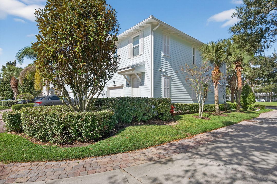 На продажу: $635,000 (3 спален, 2 ванн, 1601 Квадратных фут)