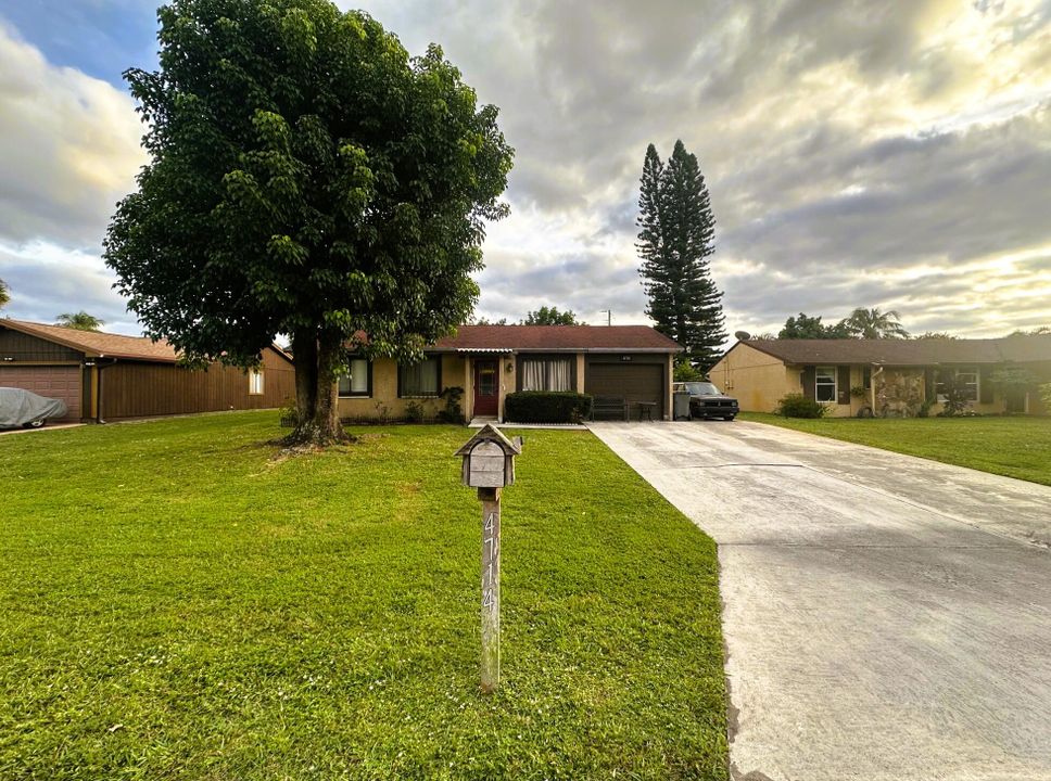 Activo con contrato: $299,900 (3 camas, 1 baños, 924 Pies cuadrados)