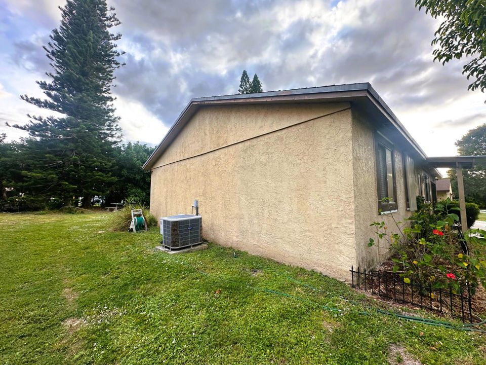 Activo con contrato: $299,900 (3 camas, 1 baños, 924 Pies cuadrados)