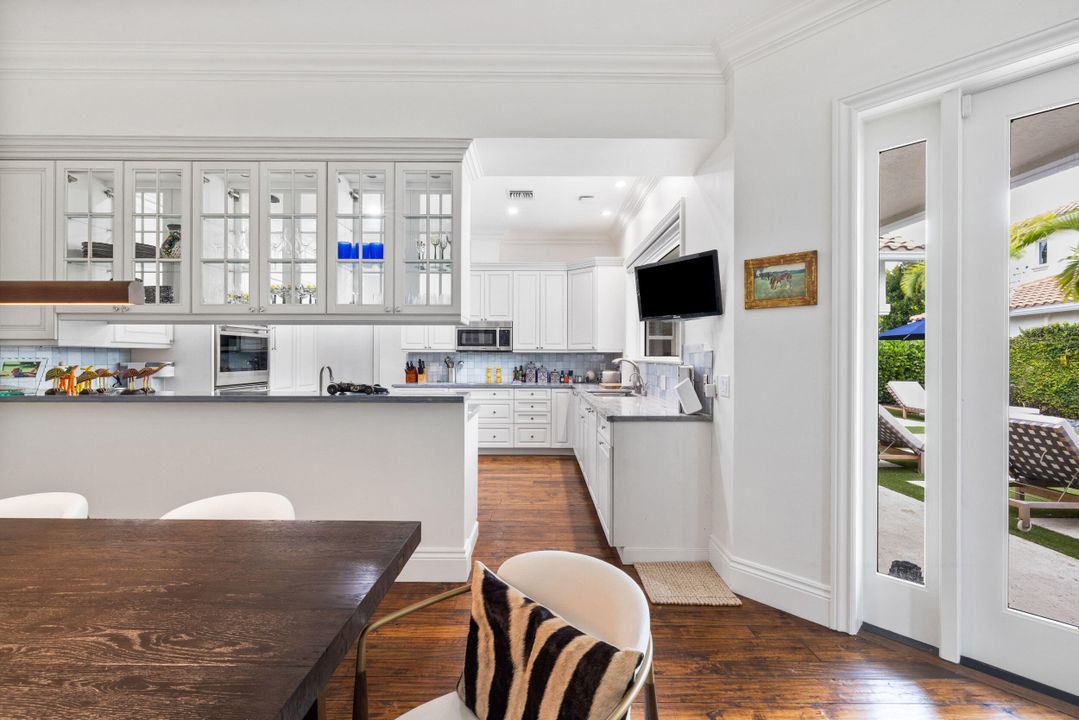 For Sale: $2,350,000 (3 beds, 3 baths, 2175 Square Feet)