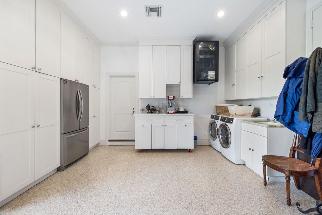 For Sale: $2,350,000 (3 beds, 3 baths, 2175 Square Feet)