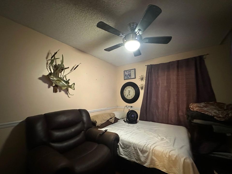 Activo con contrato: $299,900 (3 camas, 1 baños, 924 Pies cuadrados)