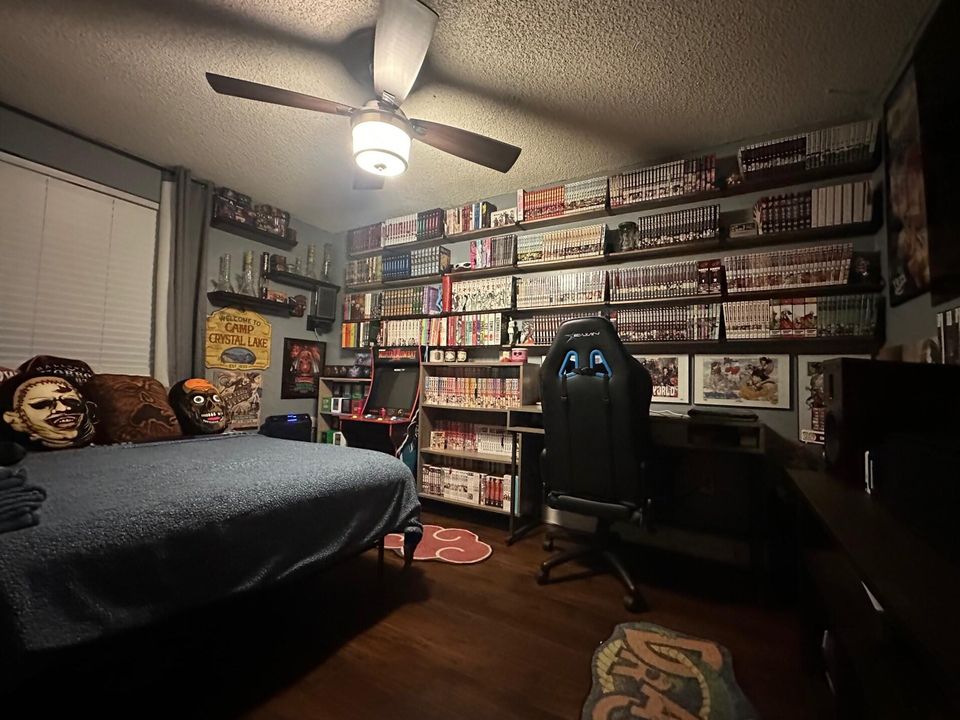 Activo con contrato: $299,900 (3 camas, 1 baños, 924 Pies cuadrados)