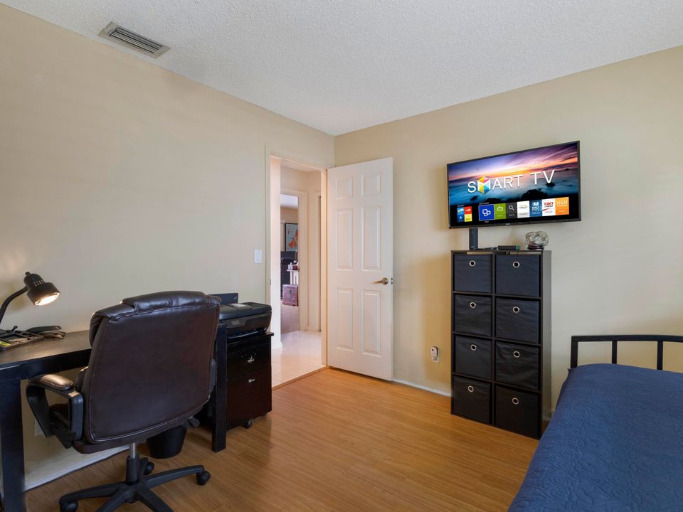 Active With Contract: $720,000 (4 beds, 3 baths, 2422 Square Feet)