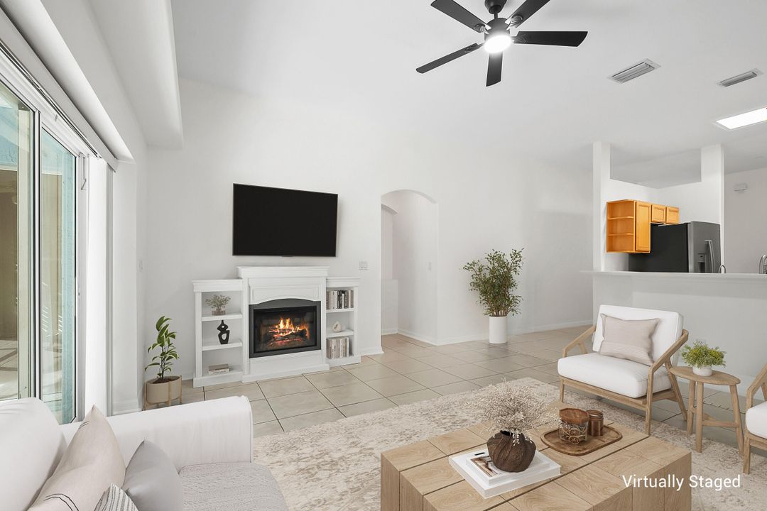 合同活跃: $375,000 (3 贝兹, 2 浴室, 1842 平方英尺)