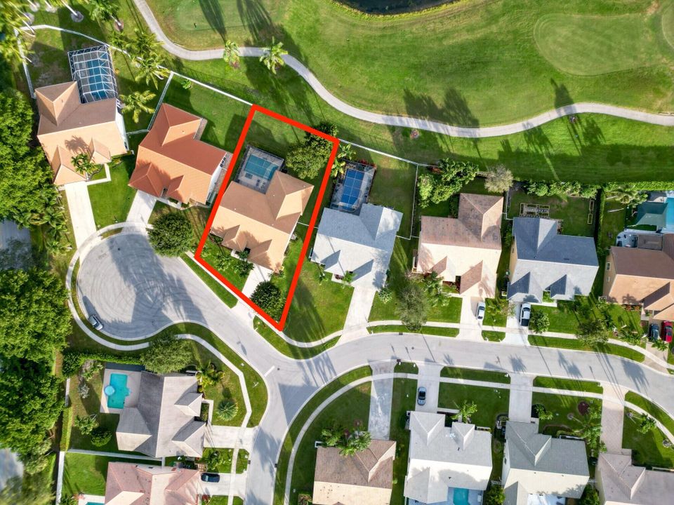 Active With Contract: $720,000 (4 beds, 3 baths, 2422 Square Feet)