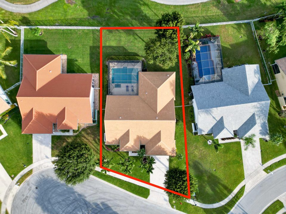 Active With Contract: $720,000 (4 beds, 3 baths, 2422 Square Feet)