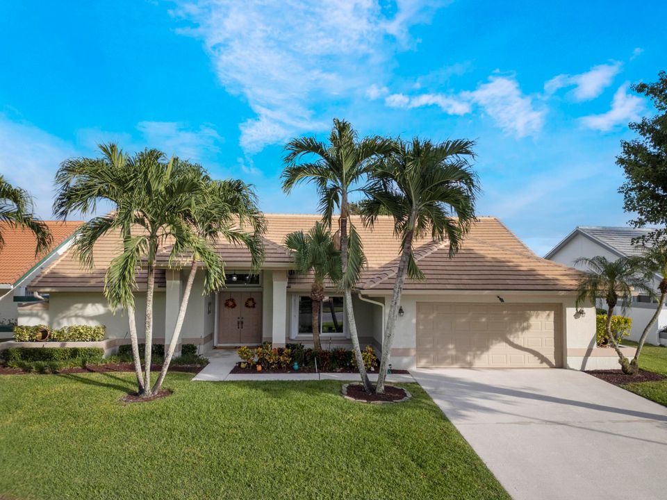 Active With Contract: $720,000 (4 beds, 3 baths, 2422 Square Feet)