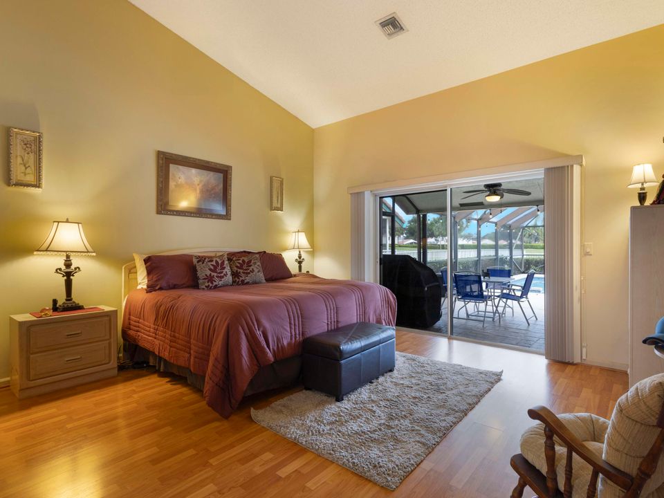 Active With Contract: $720,000 (4 beds, 3 baths, 2422 Square Feet)