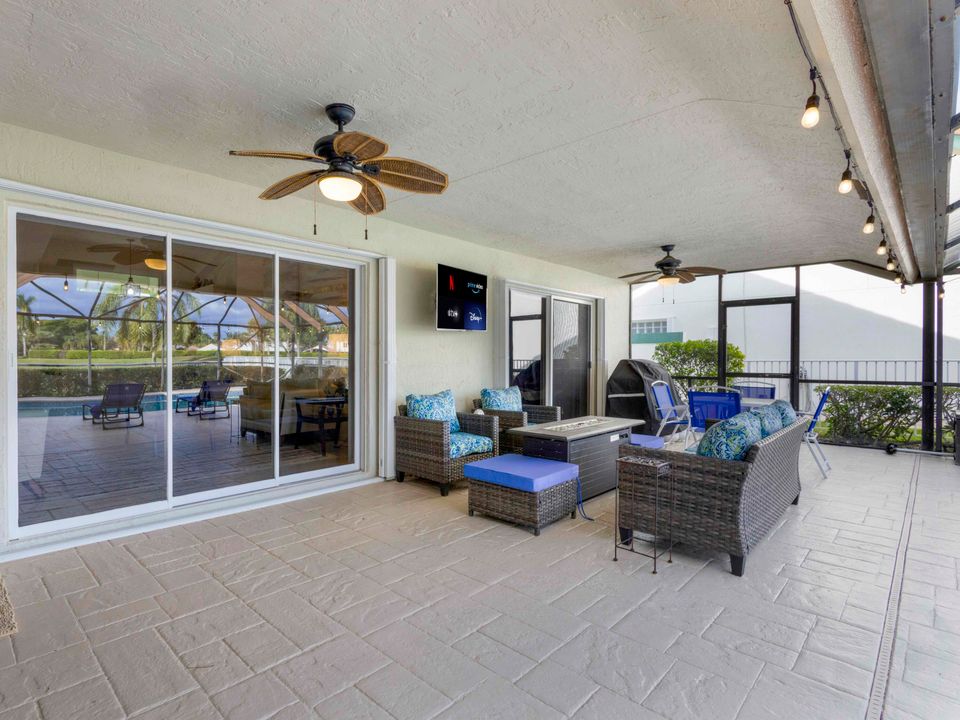 Active With Contract: $720,000 (4 beds, 3 baths, 2422 Square Feet)