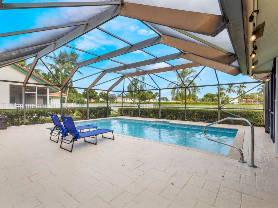 Active With Contract: $720,000 (4 beds, 3 baths, 2422 Square Feet)