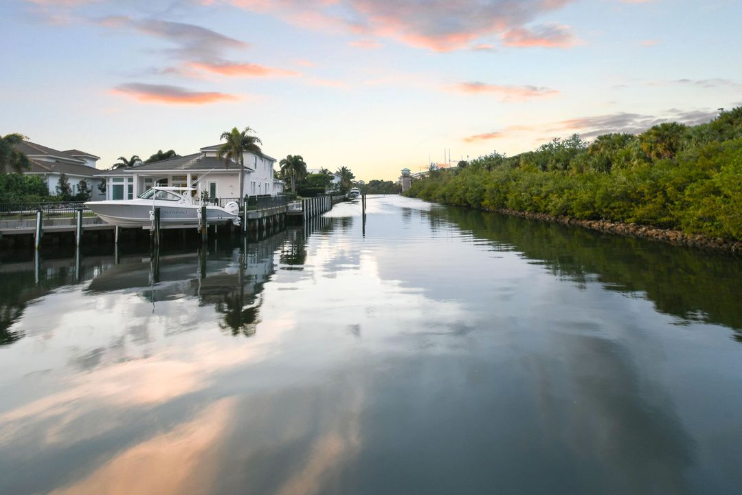 For Sale: $7,797,000 (7 beds, 5 baths, 5178 Square Feet)