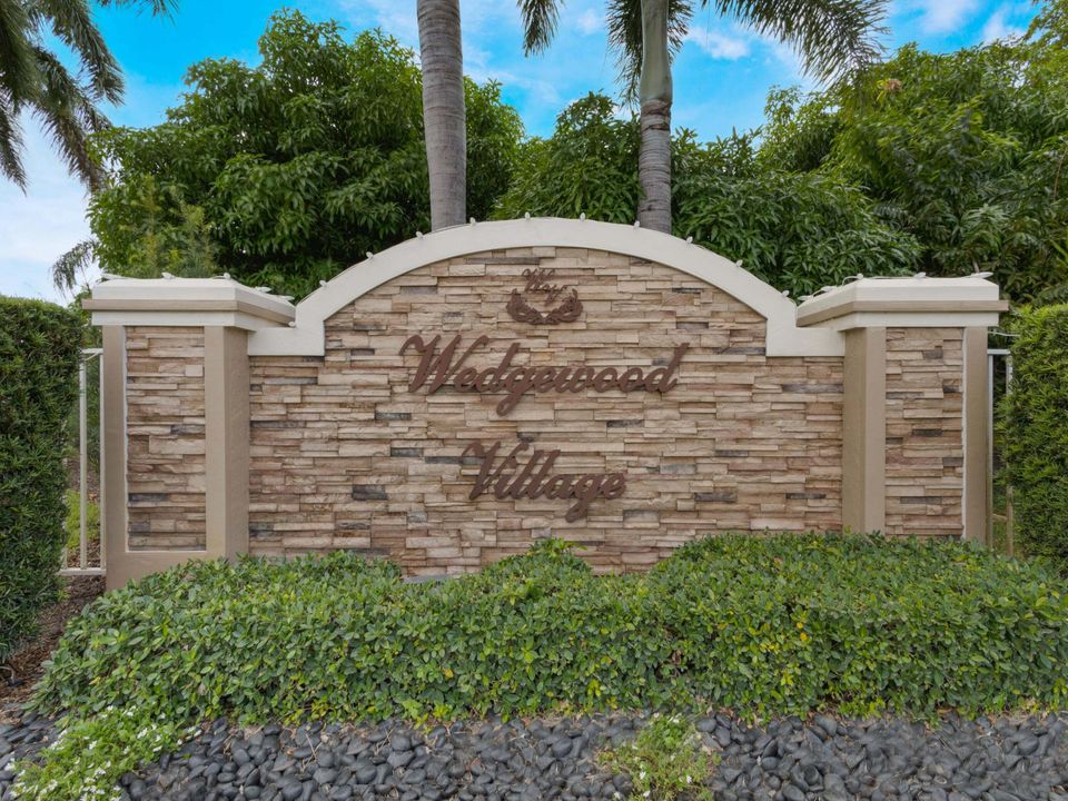 Active With Contract: $720,000 (4 beds, 3 baths, 2422 Square Feet)