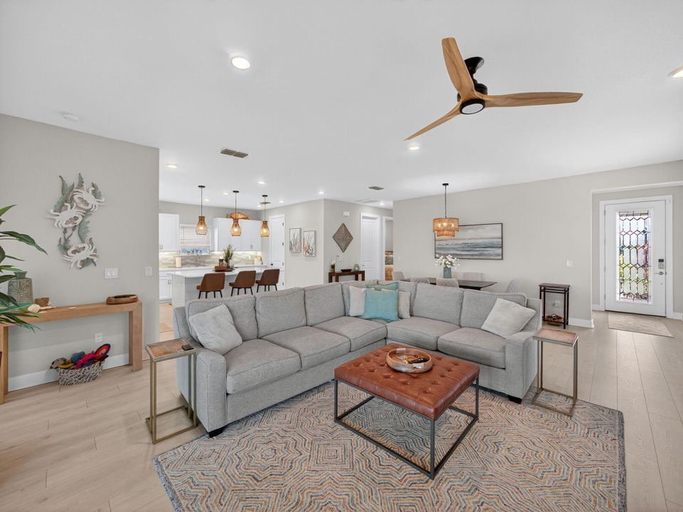 For Sale: $470,000 (2 beds, 2 baths, 1777 Square Feet)