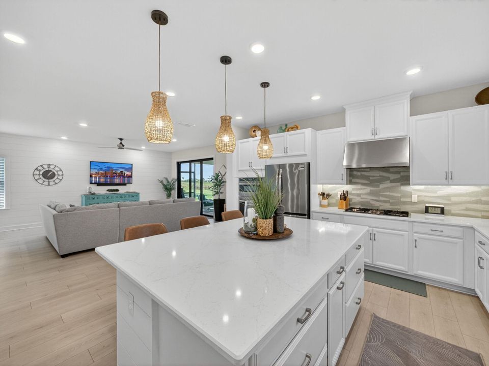 For Sale: $470,000 (2 beds, 2 baths, 1777 Square Feet)