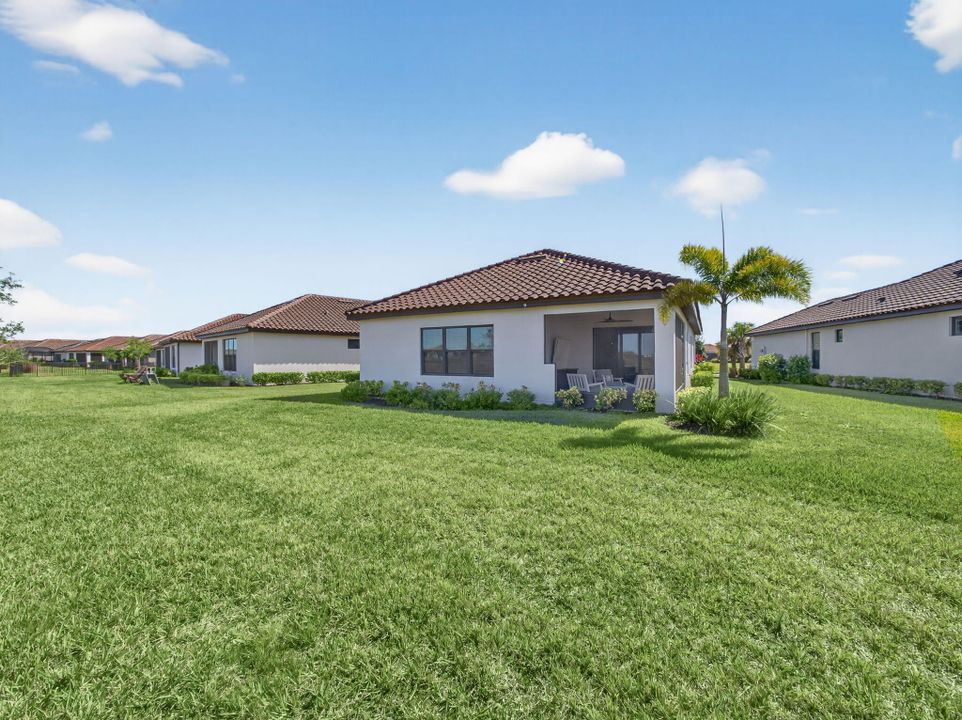 For Sale: $470,000 (2 beds, 2 baths, 1777 Square Feet)