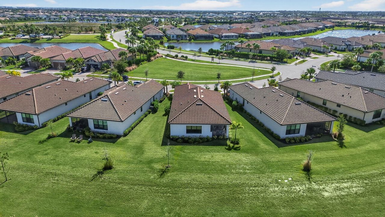 For Sale: $470,000 (2 beds, 2 baths, 1777 Square Feet)