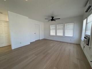 For Rent: $2,250 (2 beds, 1 baths, 648 Square Feet)