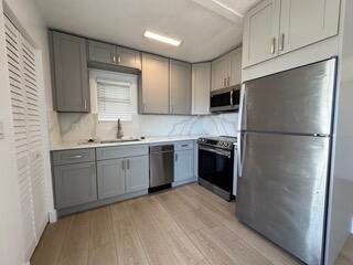 For Rent: $2,250 (2 beds, 1 baths, 648 Square Feet)
