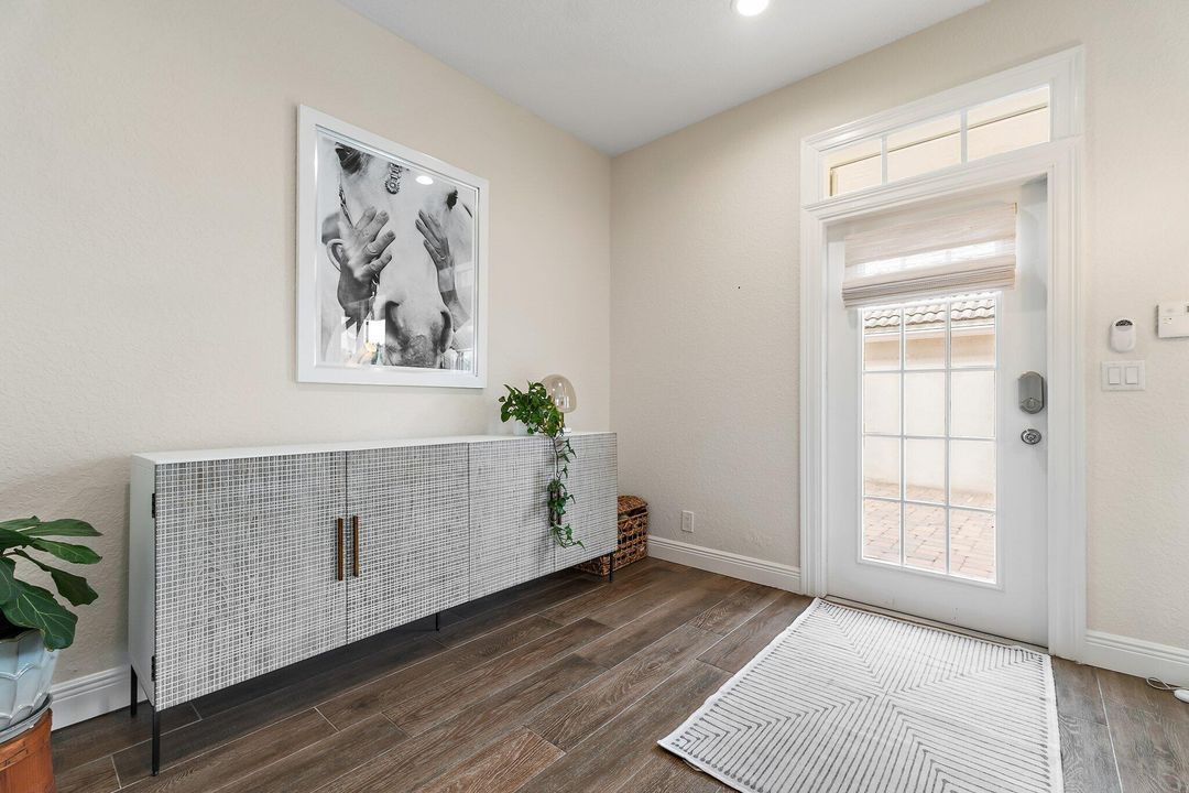 合同活跃: $515,000 (3 贝兹, 2 浴室, 1728 平方英尺)